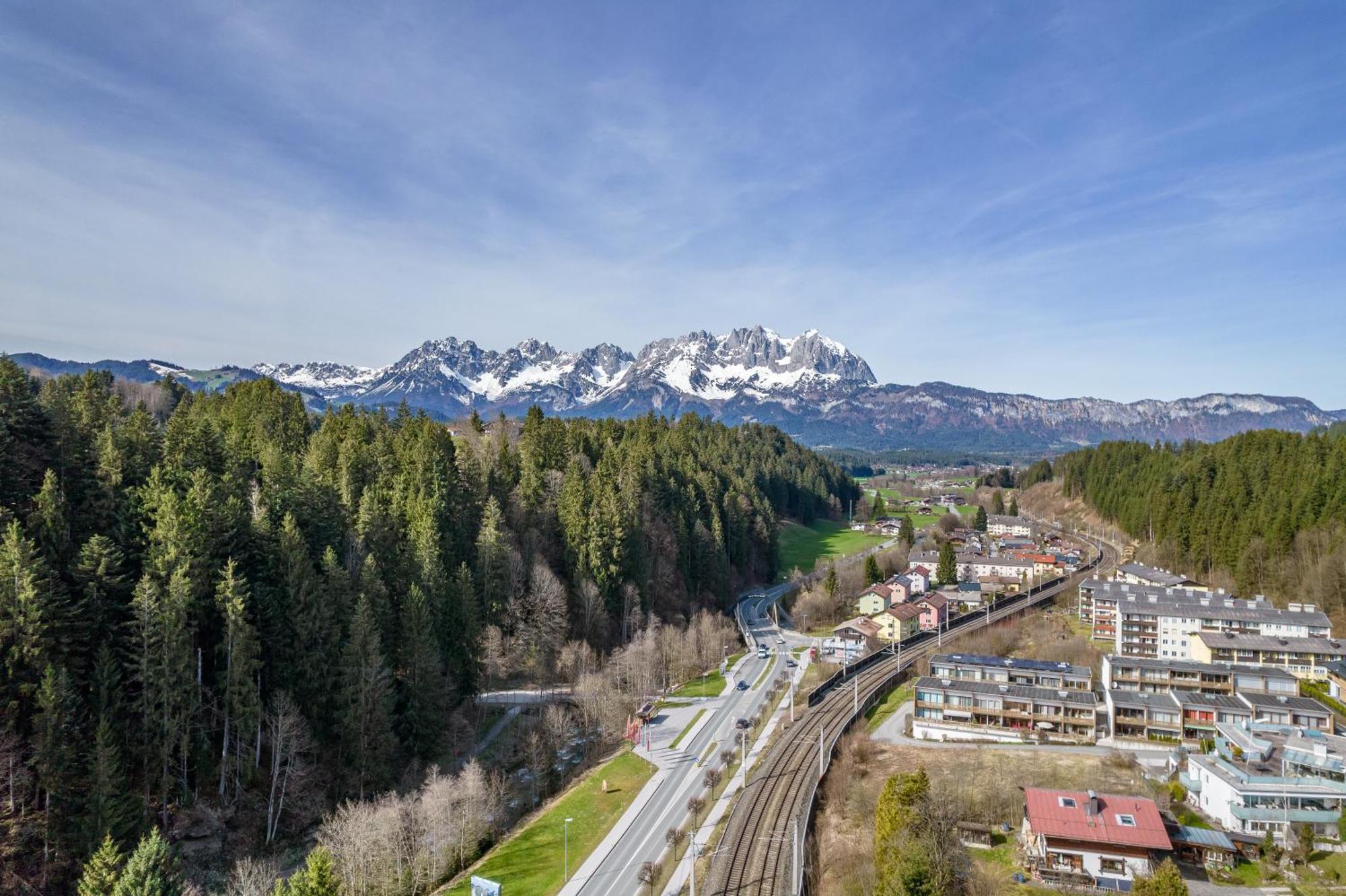 Na-Home Kitzbuehel Streif מראה חיצוני תמונה